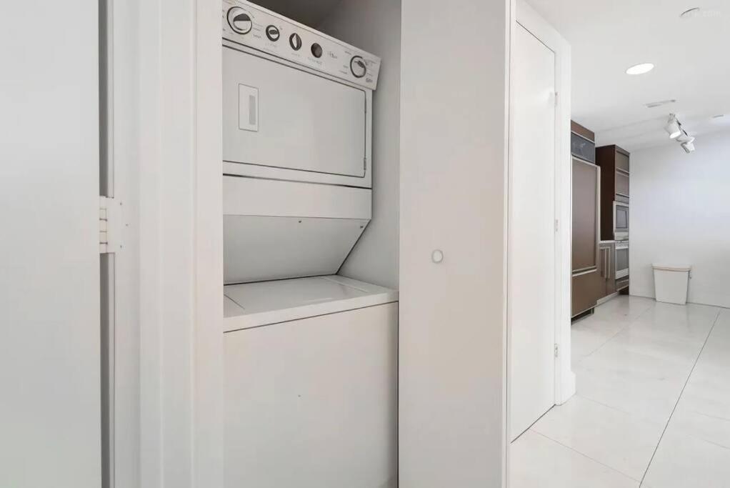W Hotel Luxury High Rise Miami Bagian luar foto